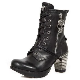 Bottines femme en cuir noir New Rock M.TR113-C1 avec un gros skull