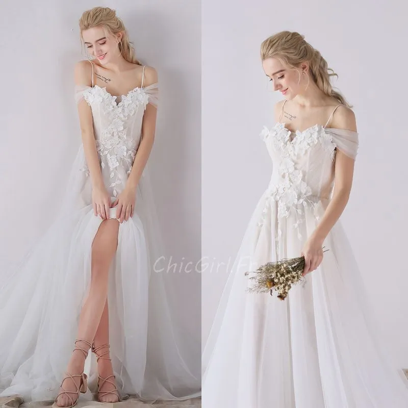 Robe De Mariée Princesse Blanche Tulle Fleurie Epaule Dénudée Bretelle Spaghetti