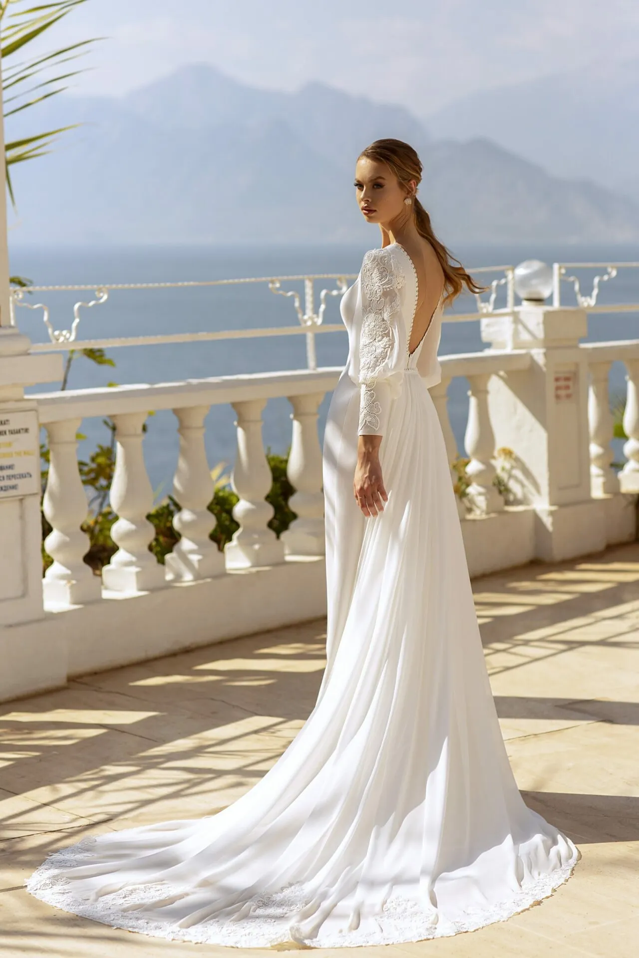 Robe De Mariée Simple Manches Longues Fluides Blanche