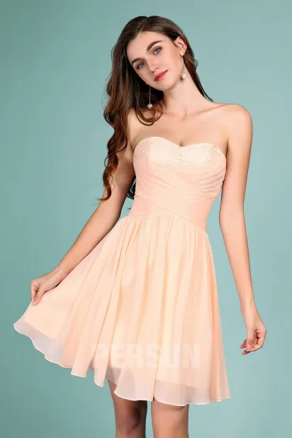 robe demoiselle d'honneur couleur nude courte bustier coeur drapé