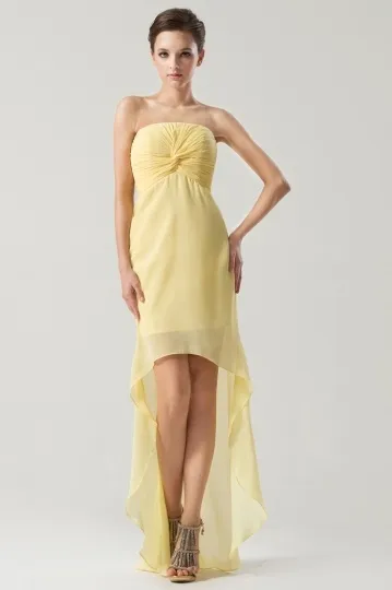 Robe jaune courte devant longue derrière bustier ruché