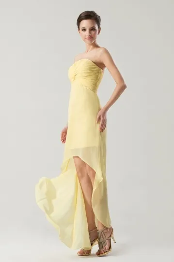 Robe jaune courte devant longue derrière bustier ruché