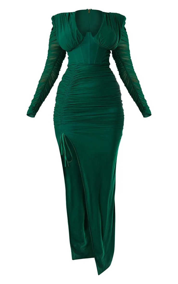 Robe longue en mesh vert émeraude froncé à armatures