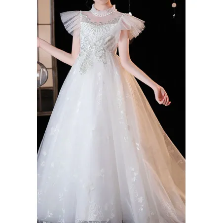 Robe princesse  en tulle blanc avec traine et manches courtes papillons pour petite fille