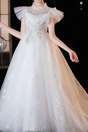 Robe princesse  en tulle blanc avec traine et manches courtes papillons pour petite fille