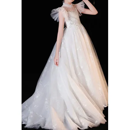 Robe princesse  en tulle blanc avec traine et manches courtes papillons pour petite fille