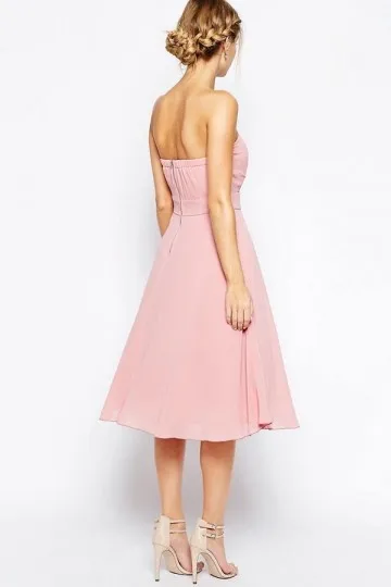 Tenue robe rose poudre courte à bustier cœur en mousseline